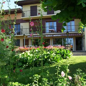 https://hotel-les-pavillons-du-golf.hotels-rhonealpes.com